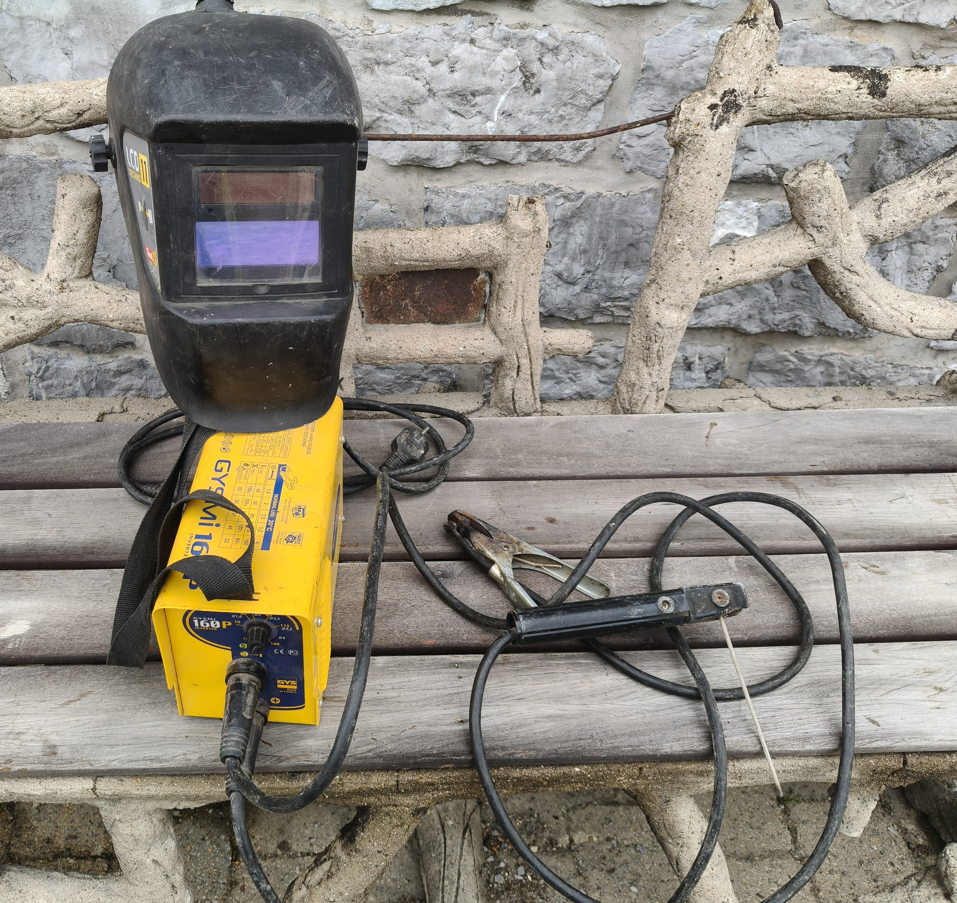 Poste à souder à l'arc portatif